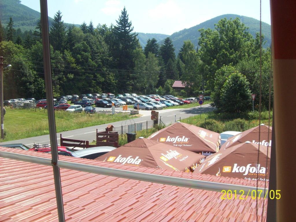 Hotel U Lip Trojanovice Frenstat pod Radhostem Exterior photo